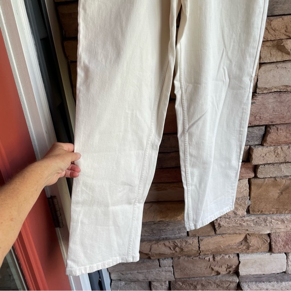 Calvin Klein Jeans High Rise 90’s Fit Ivory Denim Jeans NWT Women 29, 30 - Picture 4 of 16